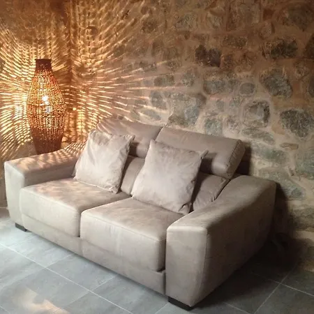 El Zaguan Дом отдыха Альбаррасин